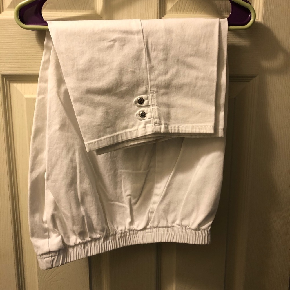Capris White Twill